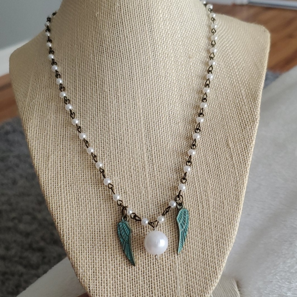 Bronze and pearl necklace with Large pearl + wings